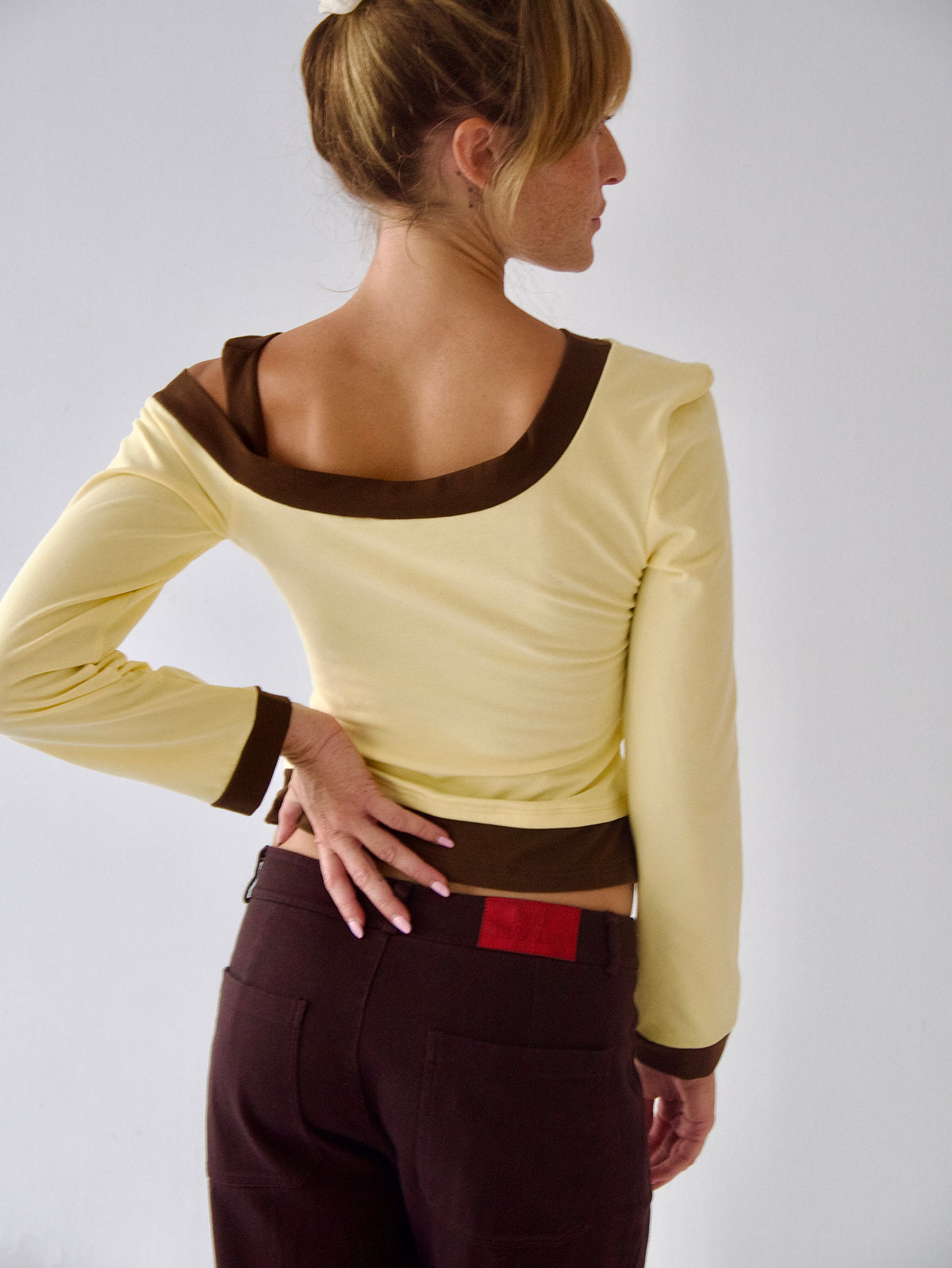 Top Camila Marrón y amarillo