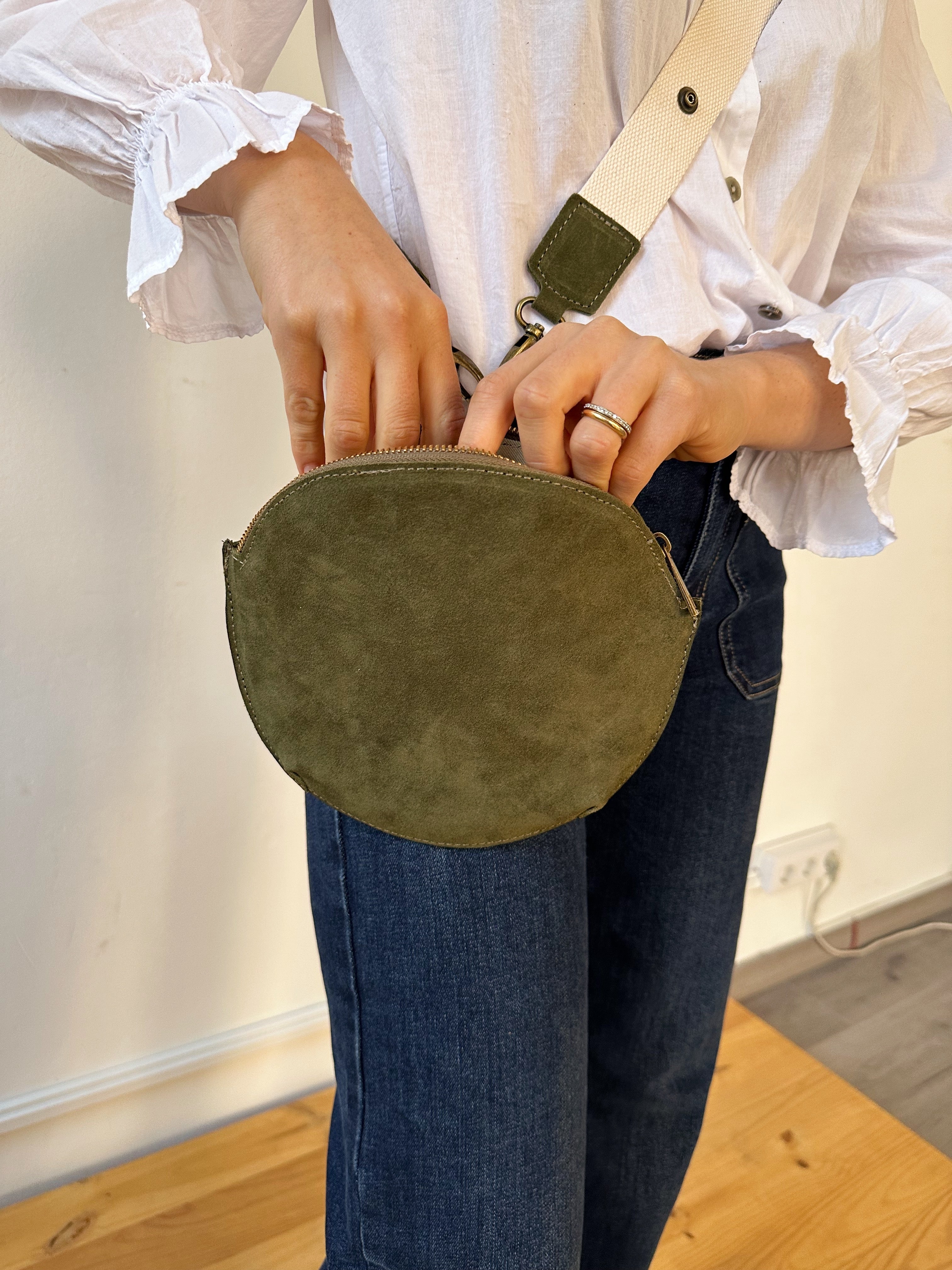 Bandolera Macarena Ante Kaki