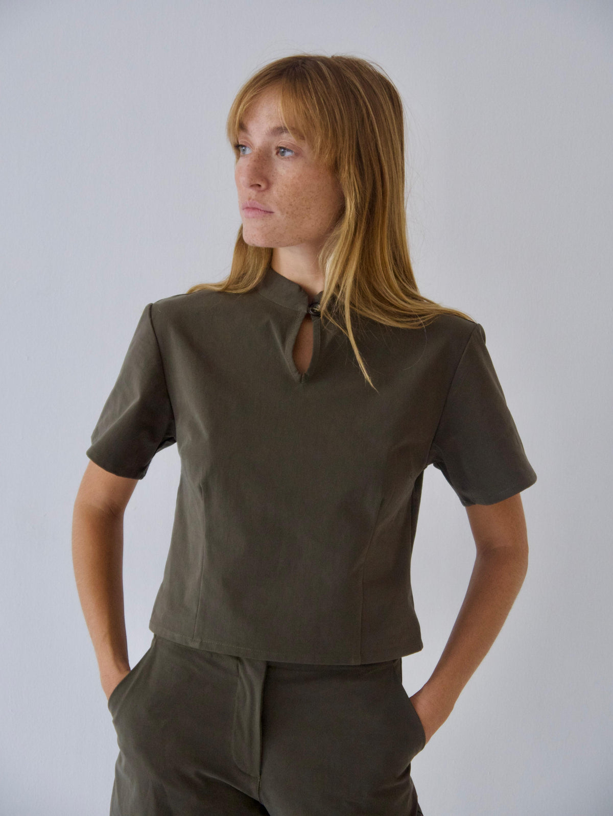 Top Carlota Kaki
