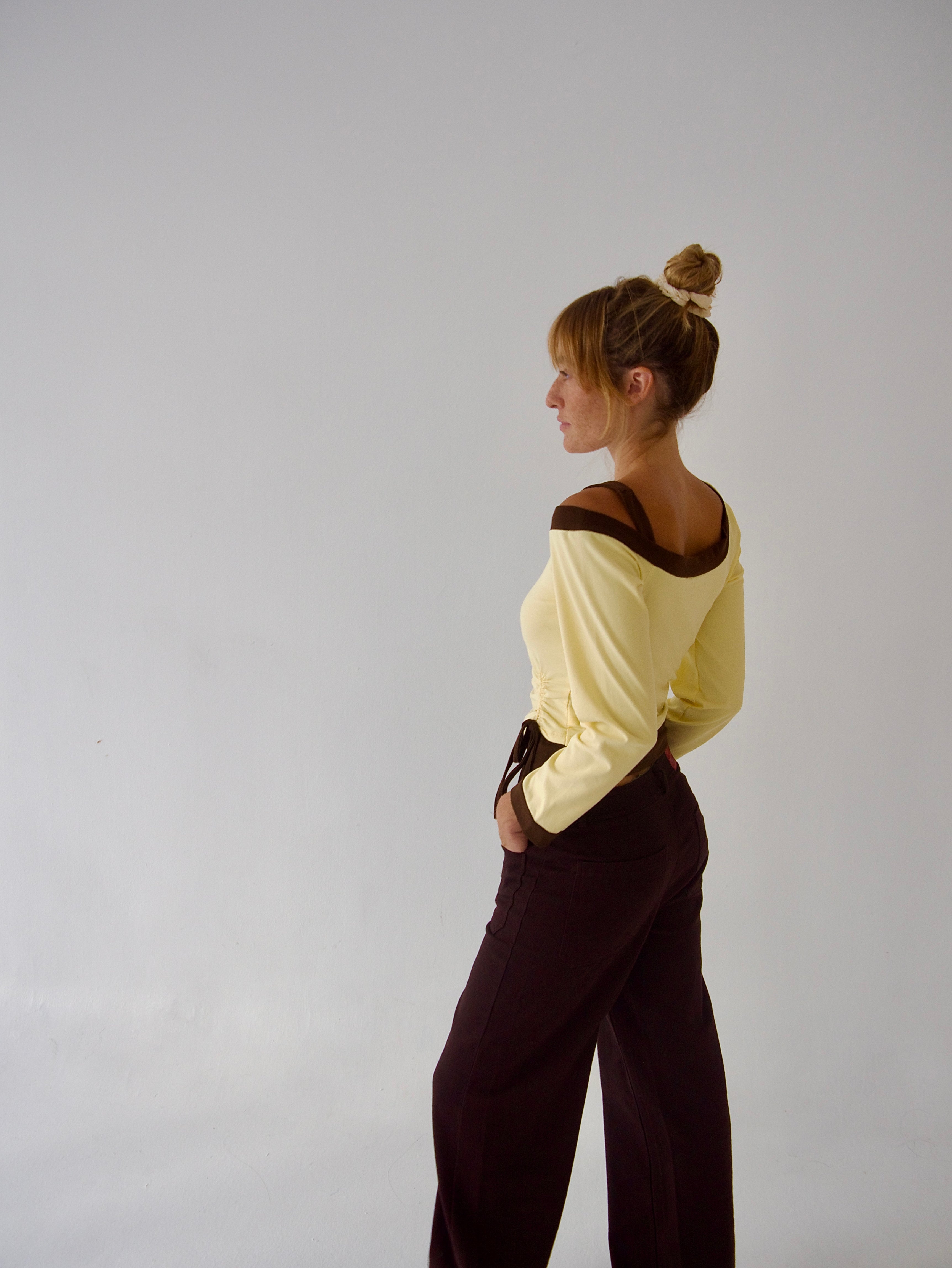 Top Camila Marrón y amarillo