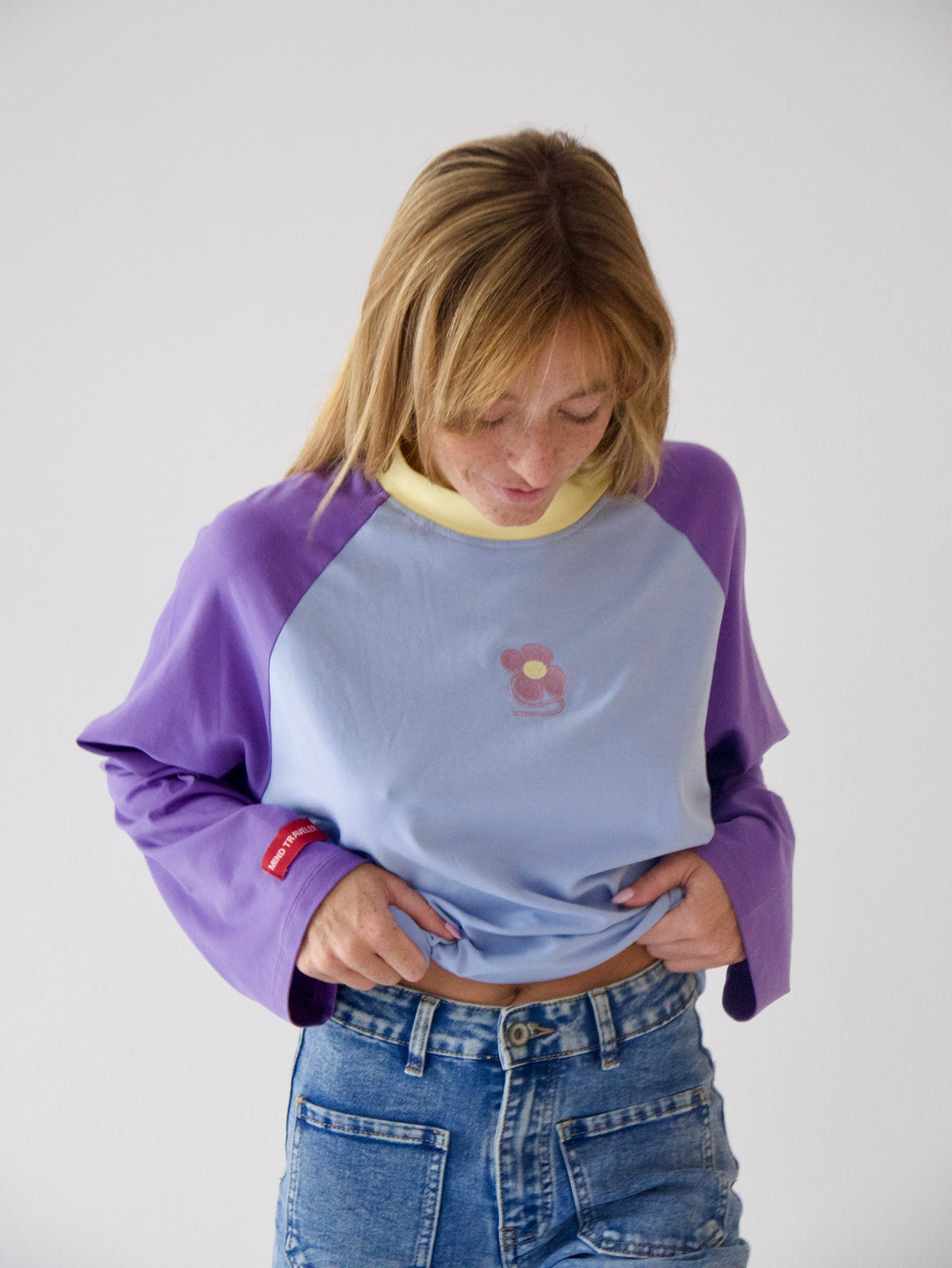 Camiseta Carlota Celeste y Lavanda