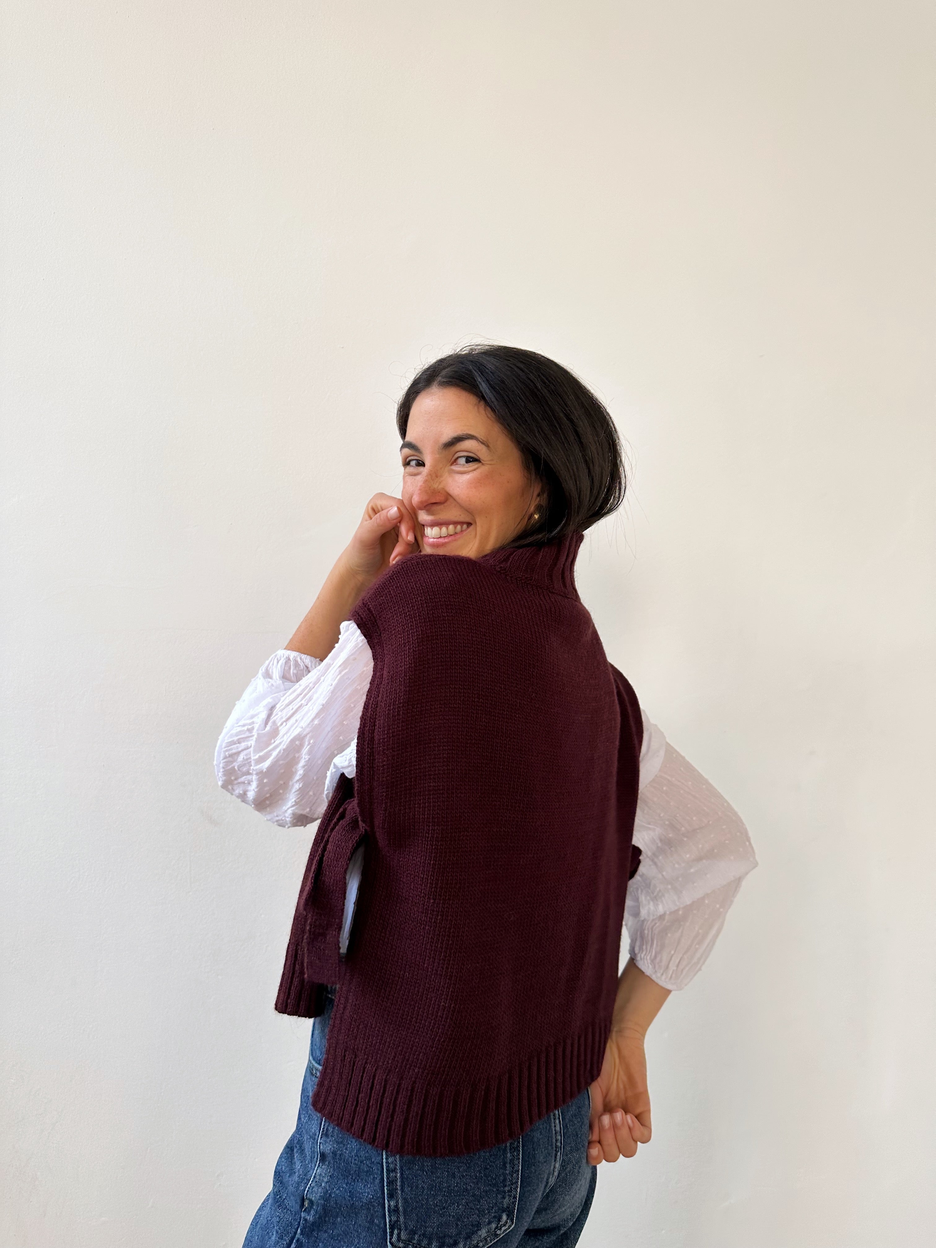 Julieta Burgundy Vest
