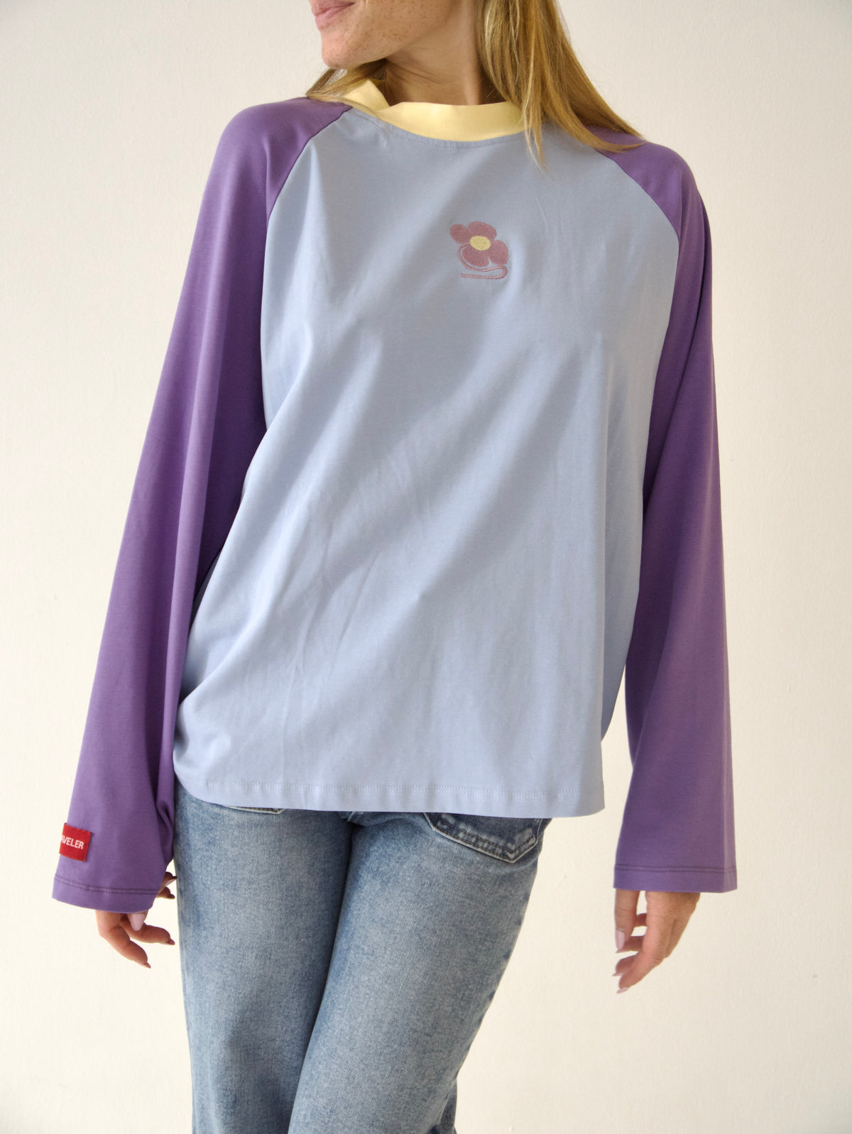 Camiseta Carlota Celeste y Lavanda