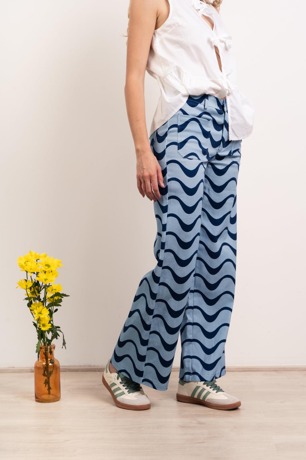 Valeria Waves Blue Jeans