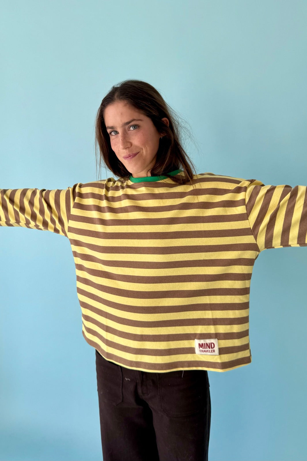 Camiseta Núria Amarillo y Marrón