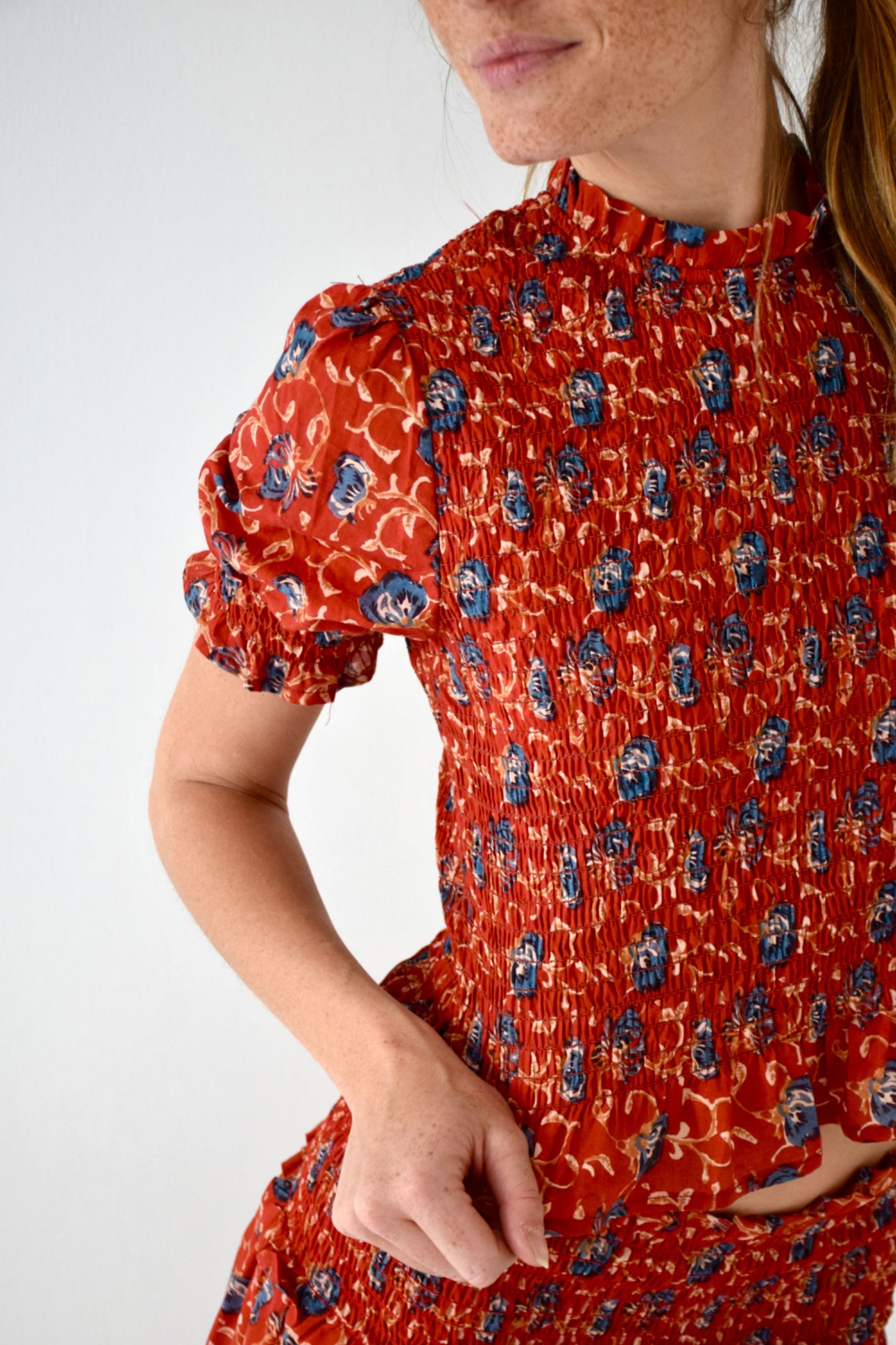 Top Bruna Lirio Rojo