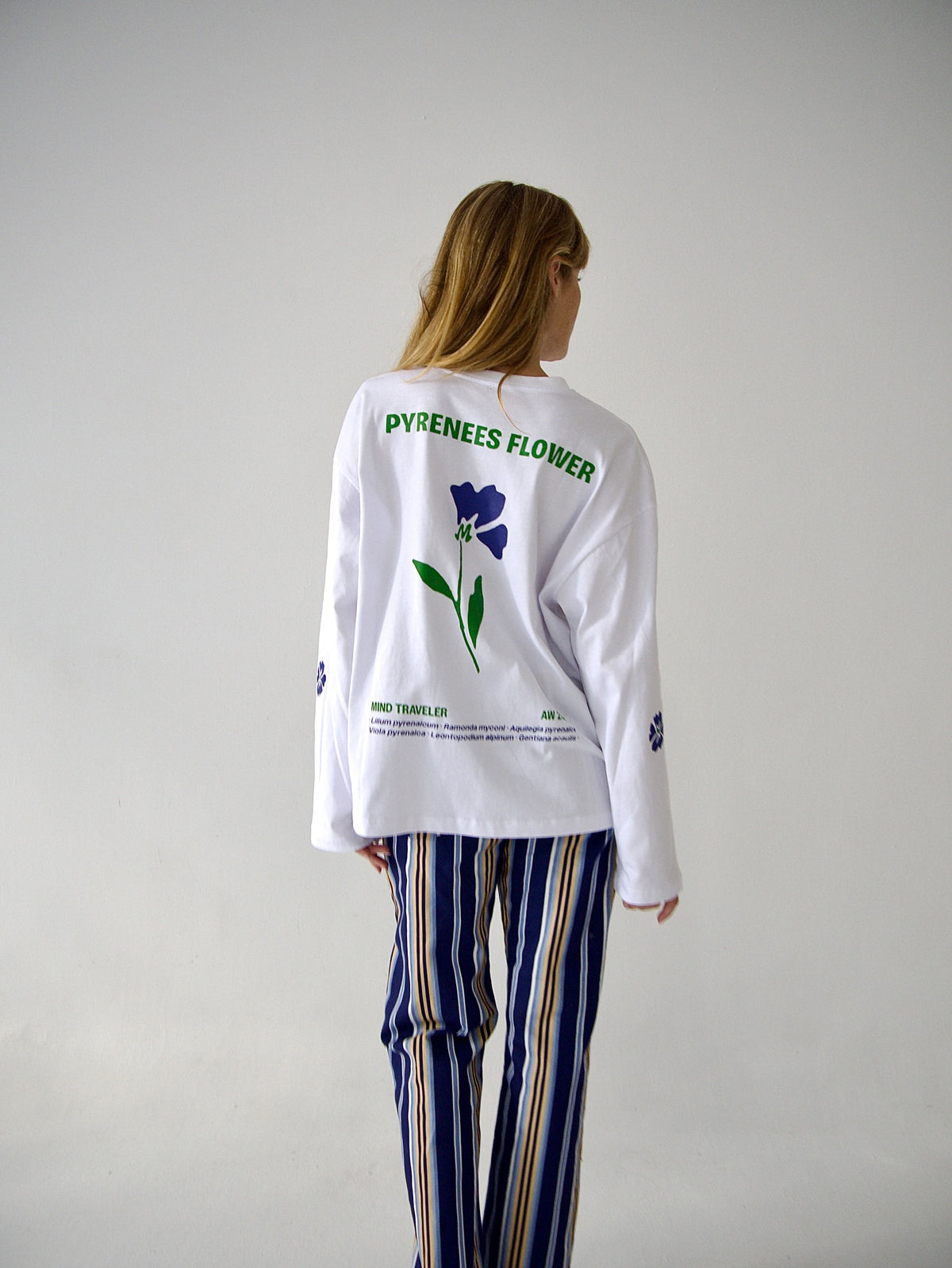 Camiseta Pyrenees Flower Manga Larga