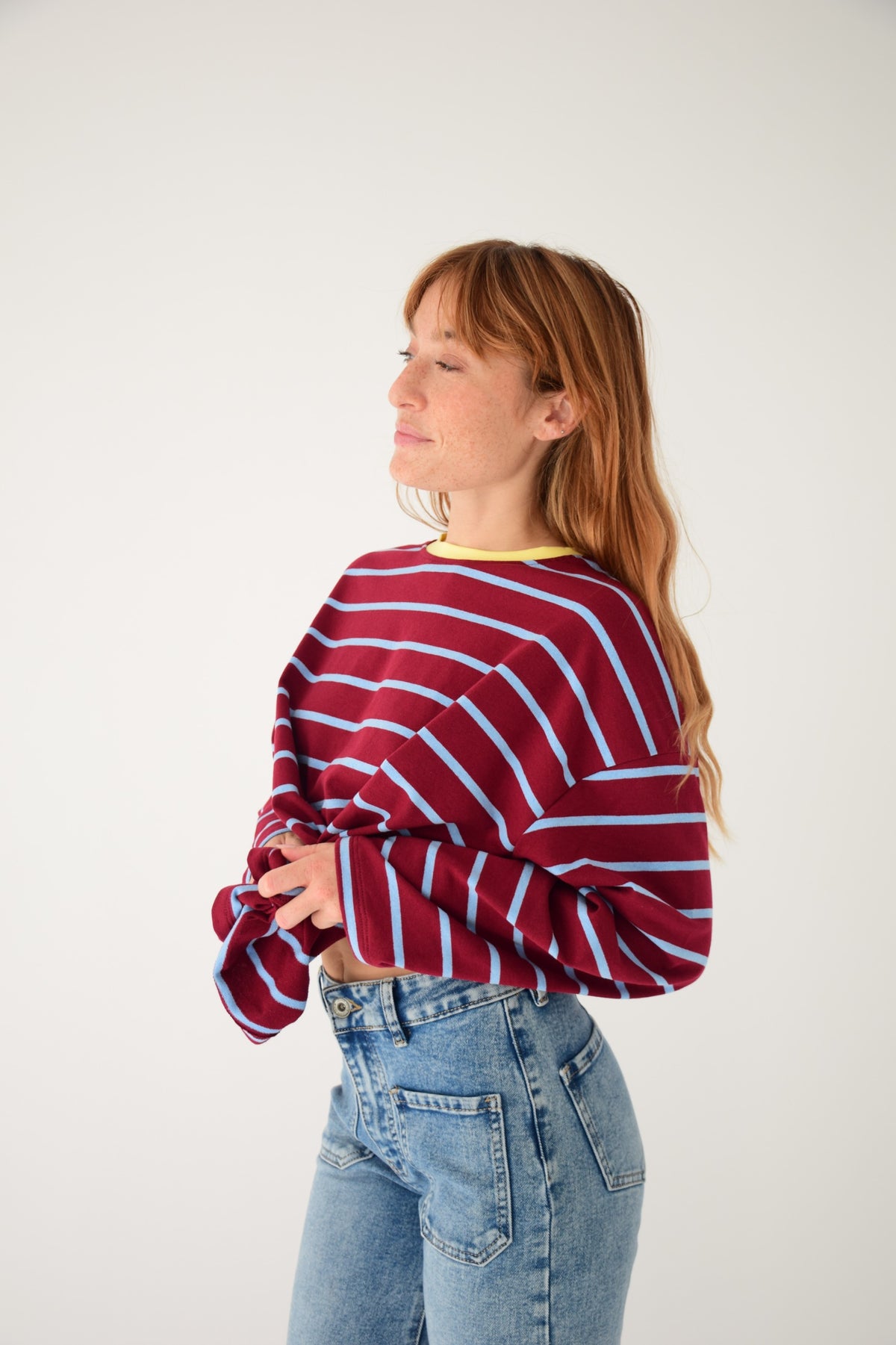 Míriam Burgundy and Light Blue T-Shirt