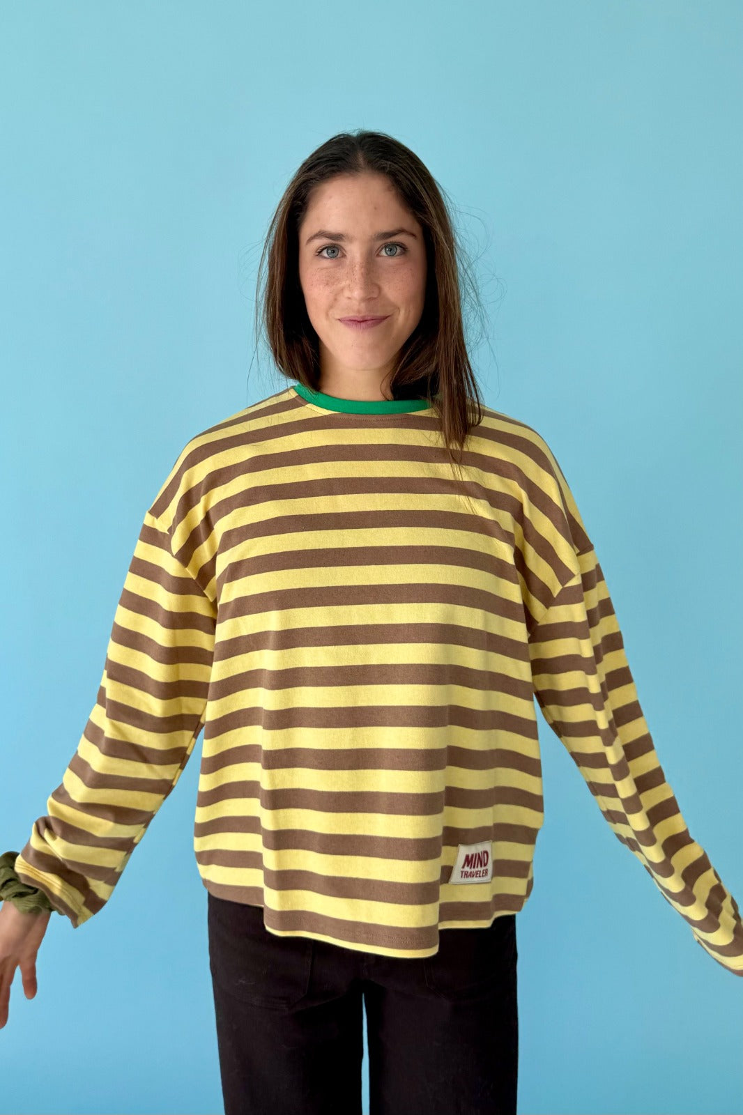 Camiseta Núria Amarillo y Marrón