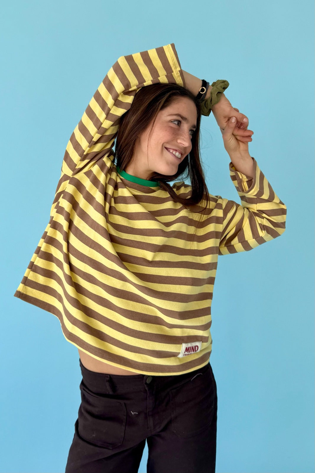 Camiseta Núria Amarillo y Marrón