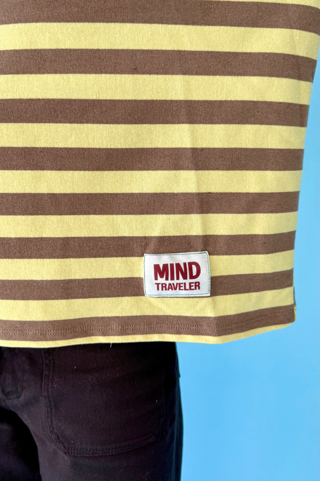 Camiseta Núria Amarillo y Marrón