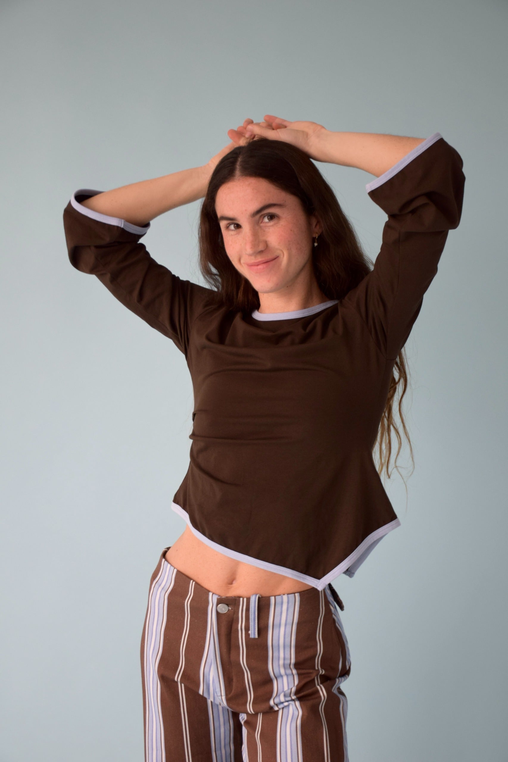 Camiseta Marta Marrón y Azul