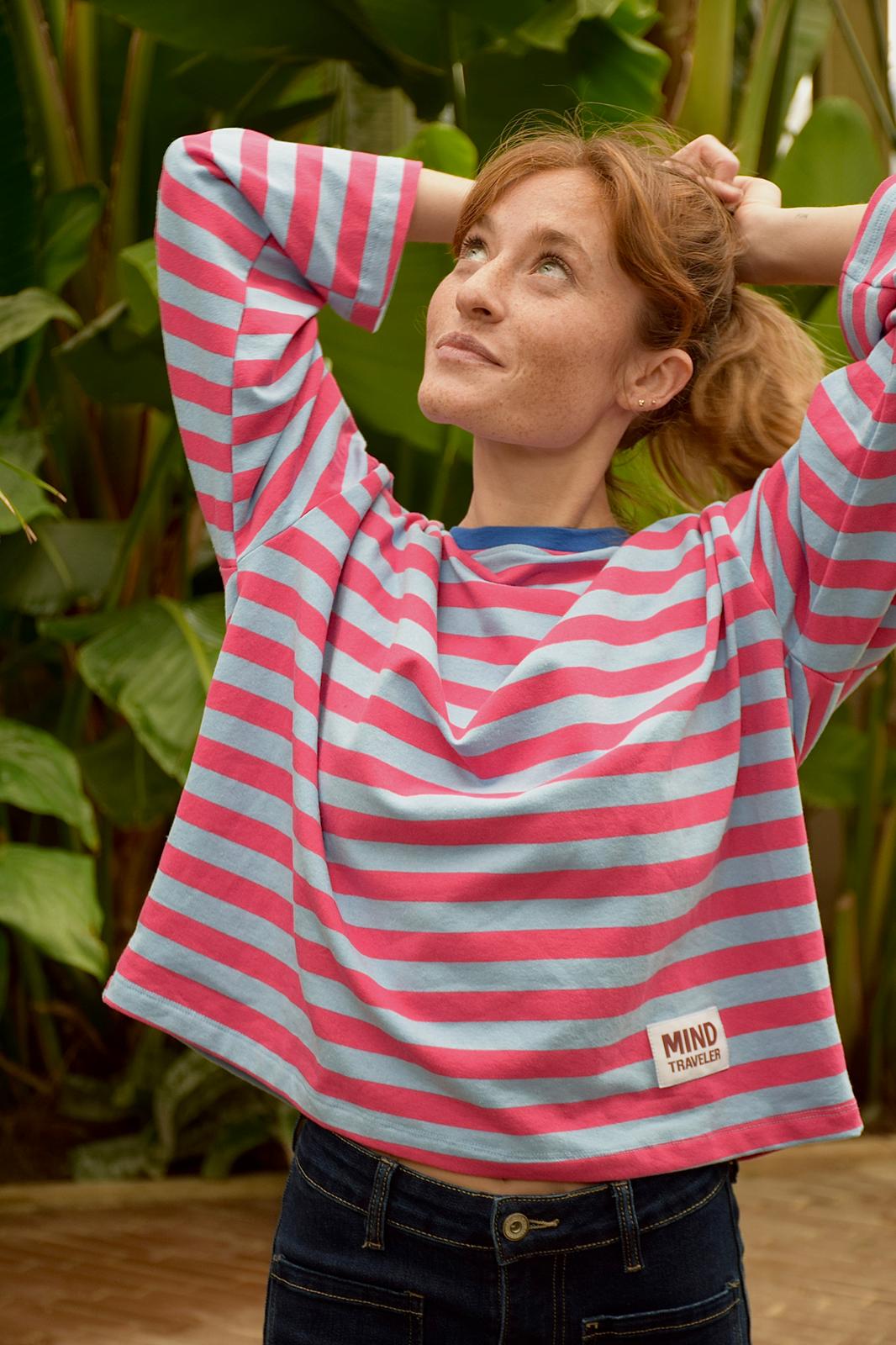 Núria Light Blue and Fuchsia T-shirt