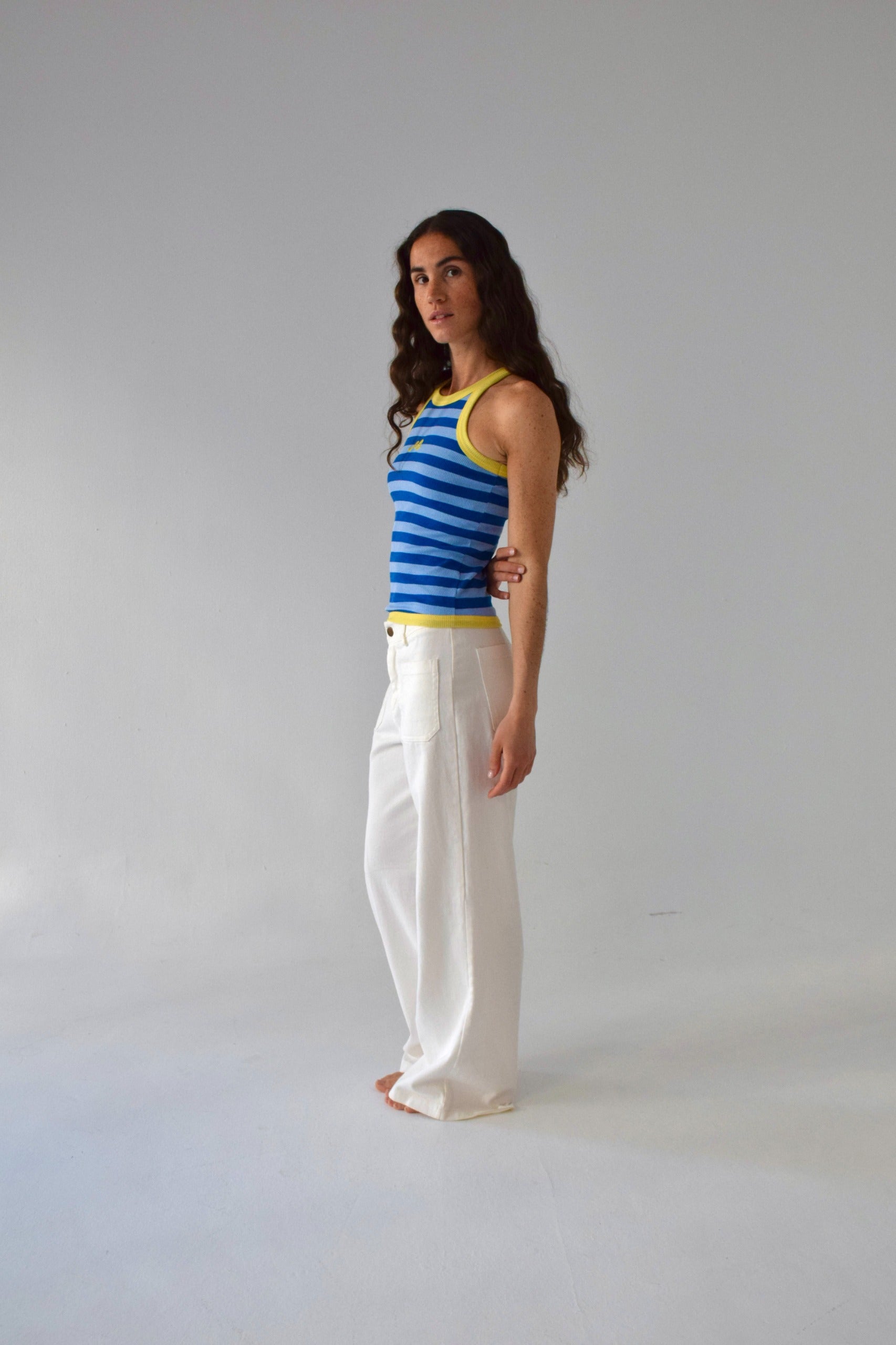 Top Nuri Azul & Jeans Valeria Blanco