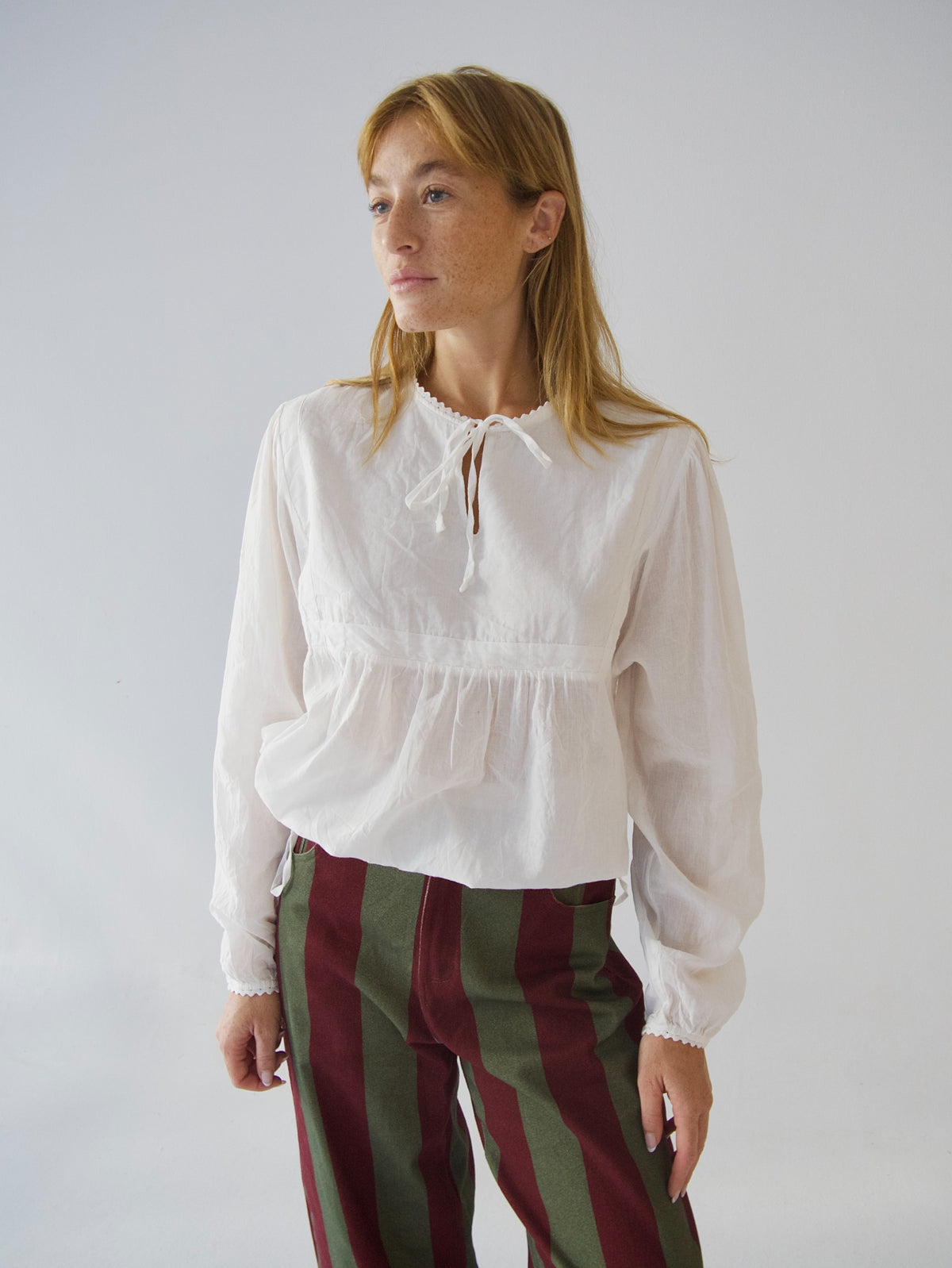 Blusa Violeta Blanca