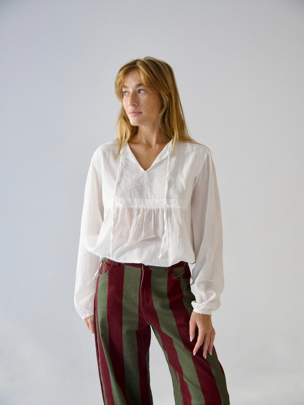 Blusa Violeta Blanca