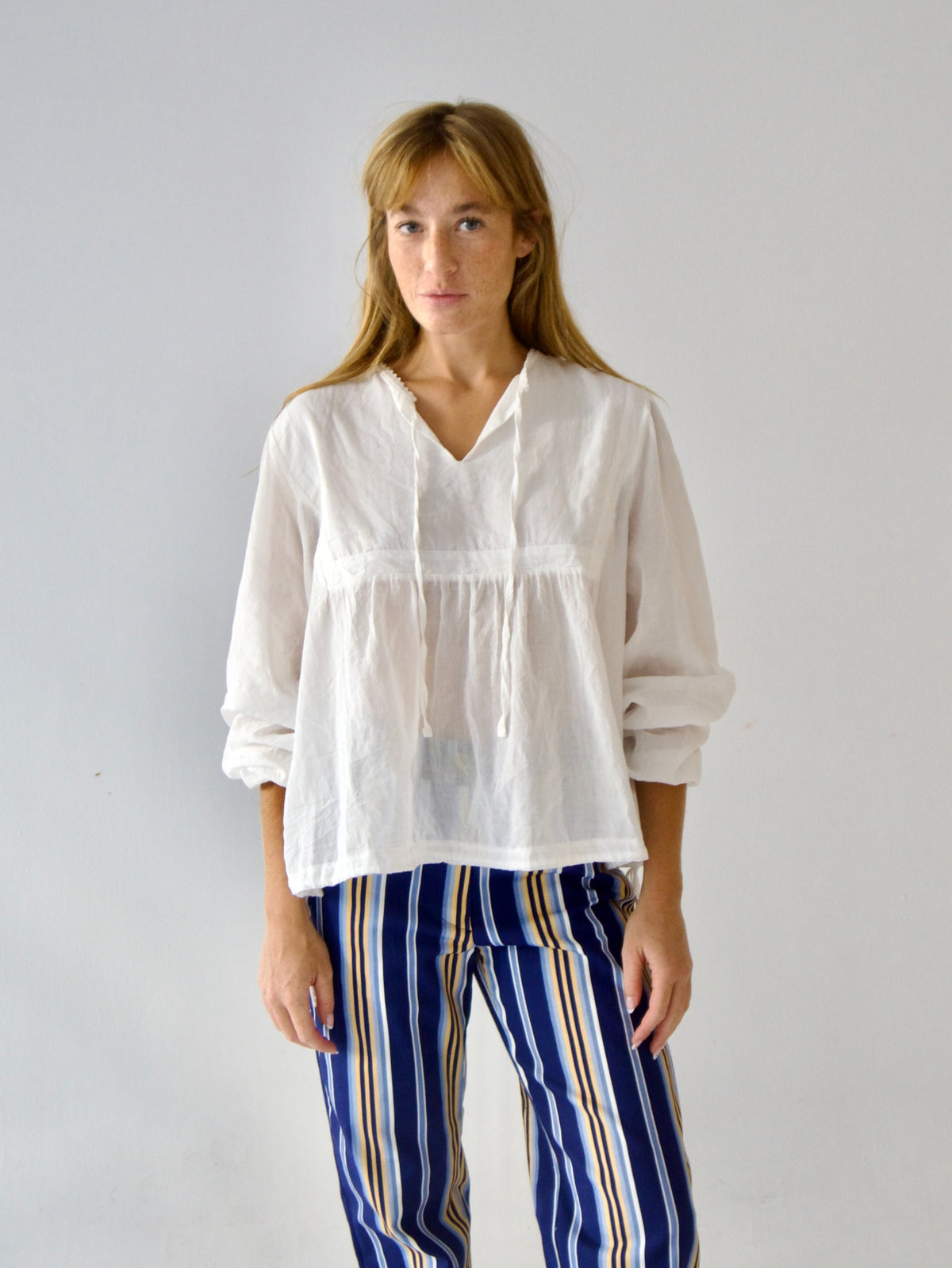 Blusa Violeta Blanca